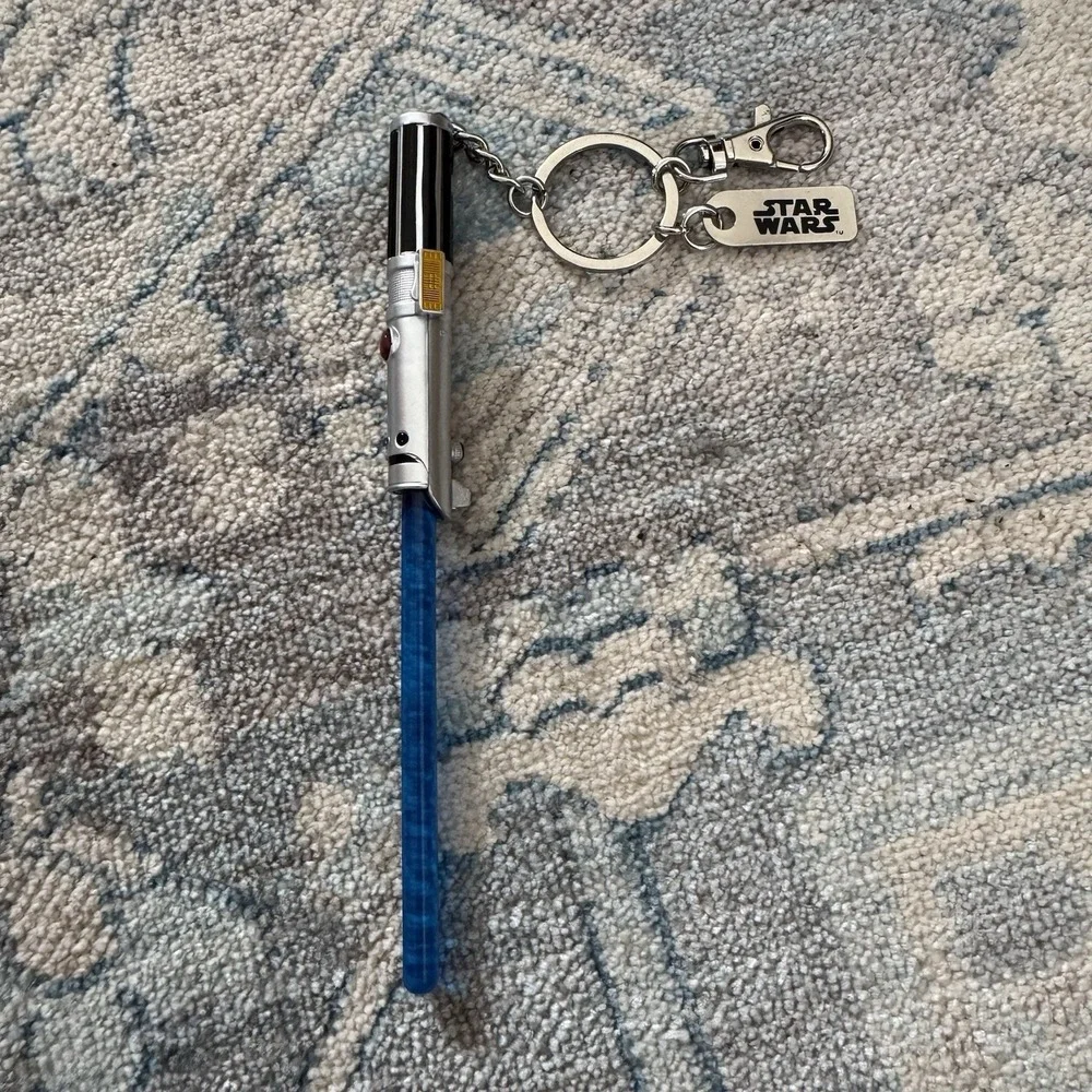 Disney Parks Star Wars Luke Skywalker Blue Lightsaber Light Up Keychain